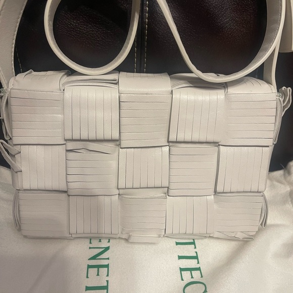 White Bottega Veneta Fringe Cassette Bag - Picture 2 of 9